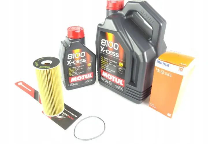 Olej silnikowy Motul 8100 X-cess SAE 5W-40 i filtr oleju Mahle OX 133 D.
