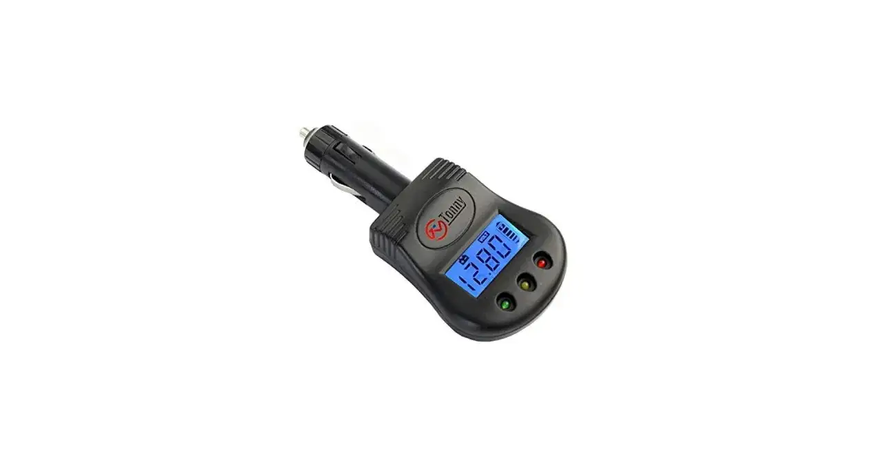 Tester akumulatora samochodowego pokazuje 12.80V, co oznacza brak ładowania akumulatora.